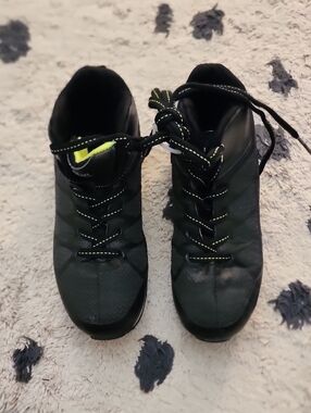 NWT RIDDELL Generator Mid Sports Cleats